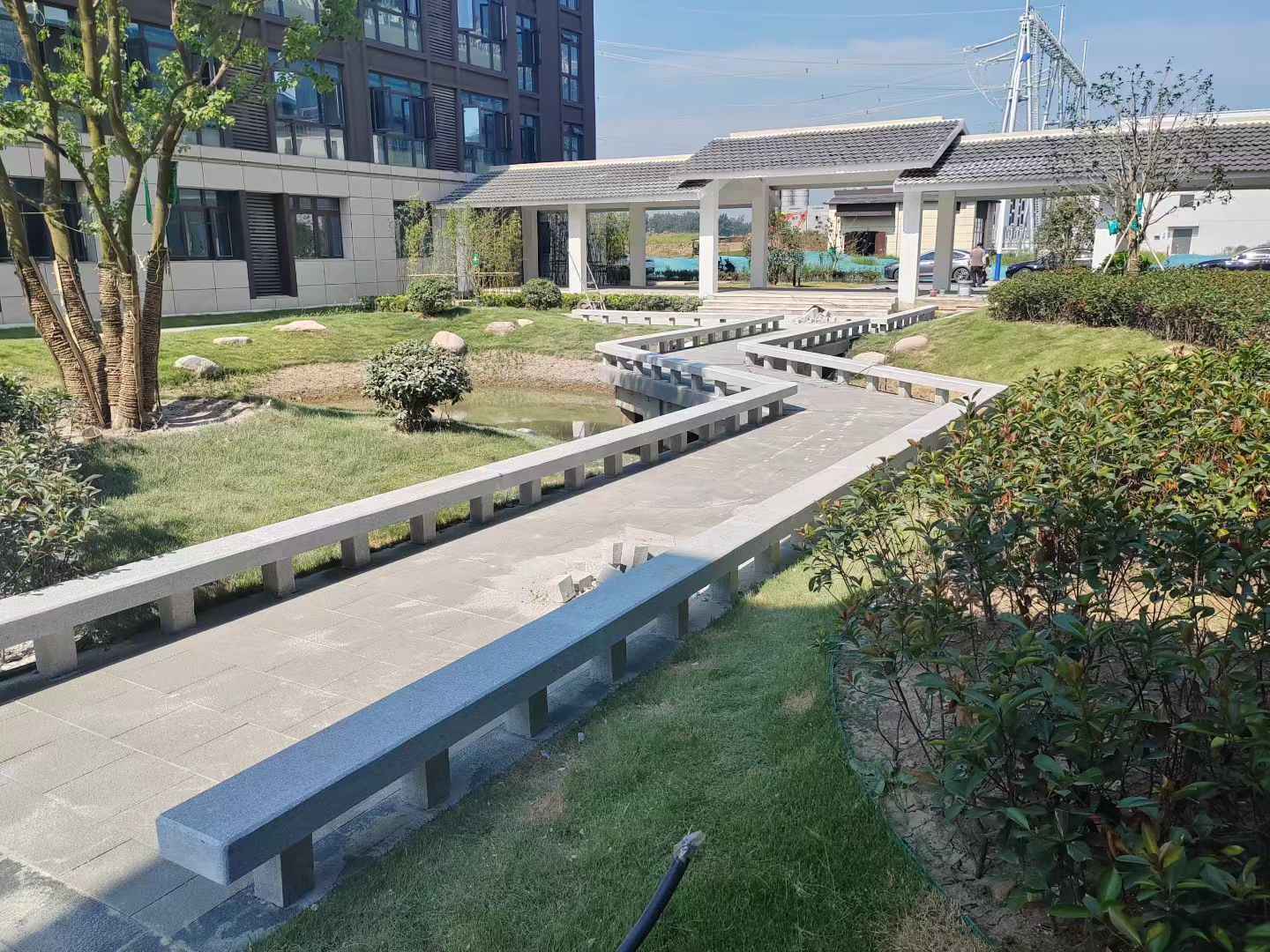 酒泉 芝麻灰小区坐凳&栏杆安装效果