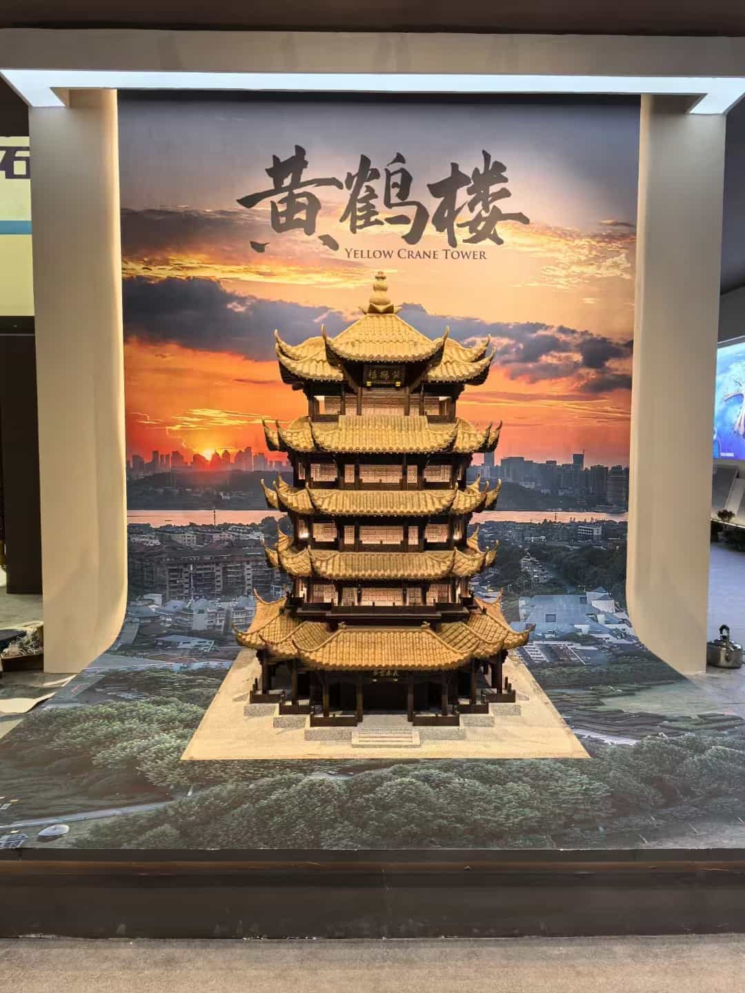 酒泉仿古石文创作品-黄鹤楼
